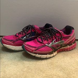 Brooks running shoe size 8.5